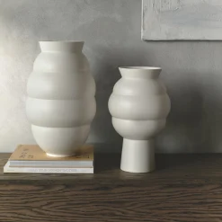 Tortus Archie vase No 4, white