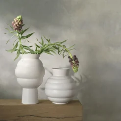 Tortus Archie vase No 3, white